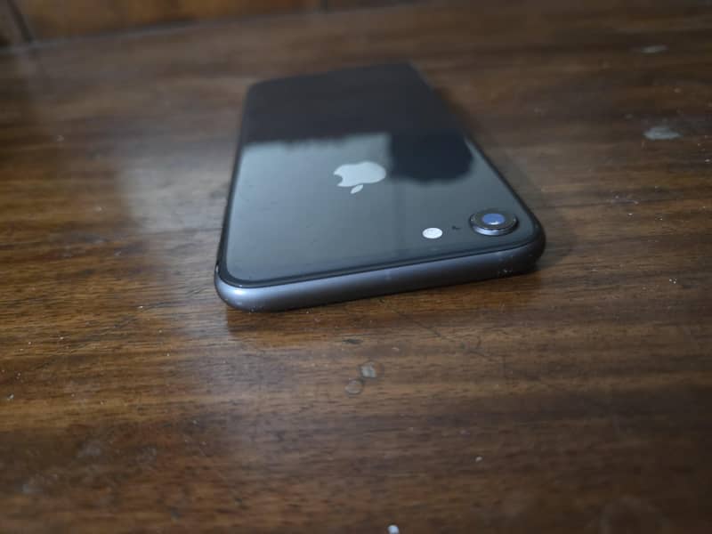 Apple iPhone 8 5
