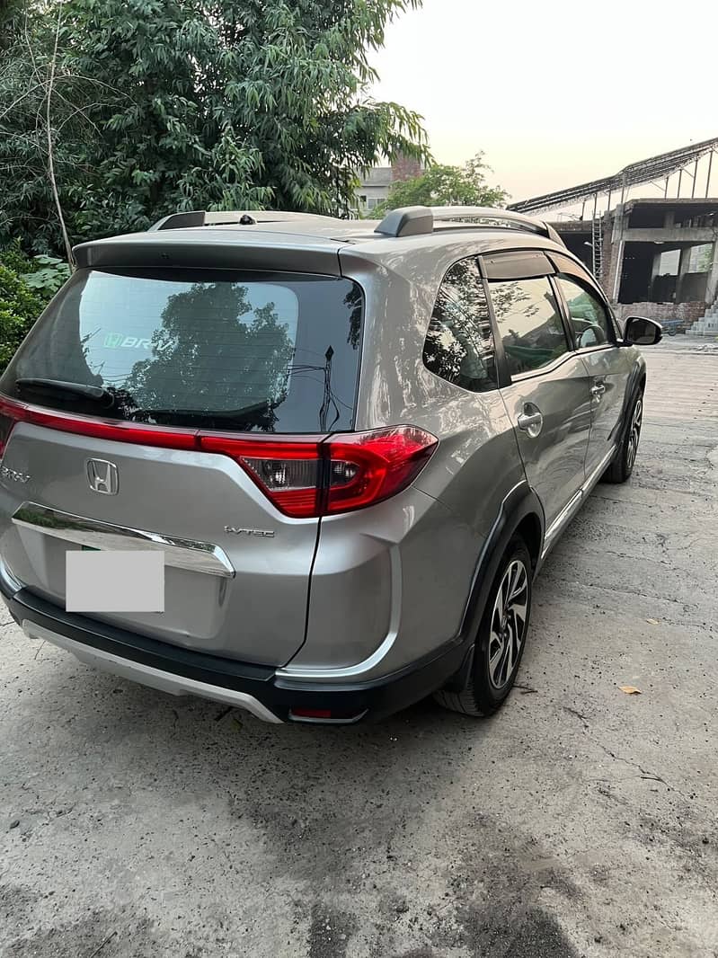 BRV / 100% no repaint guaranteed /2018 / urgent sale 4