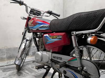 Honda cg 125 conditions 10/10 all ok 03033444274