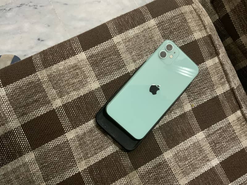 Apple iPhone 11 3