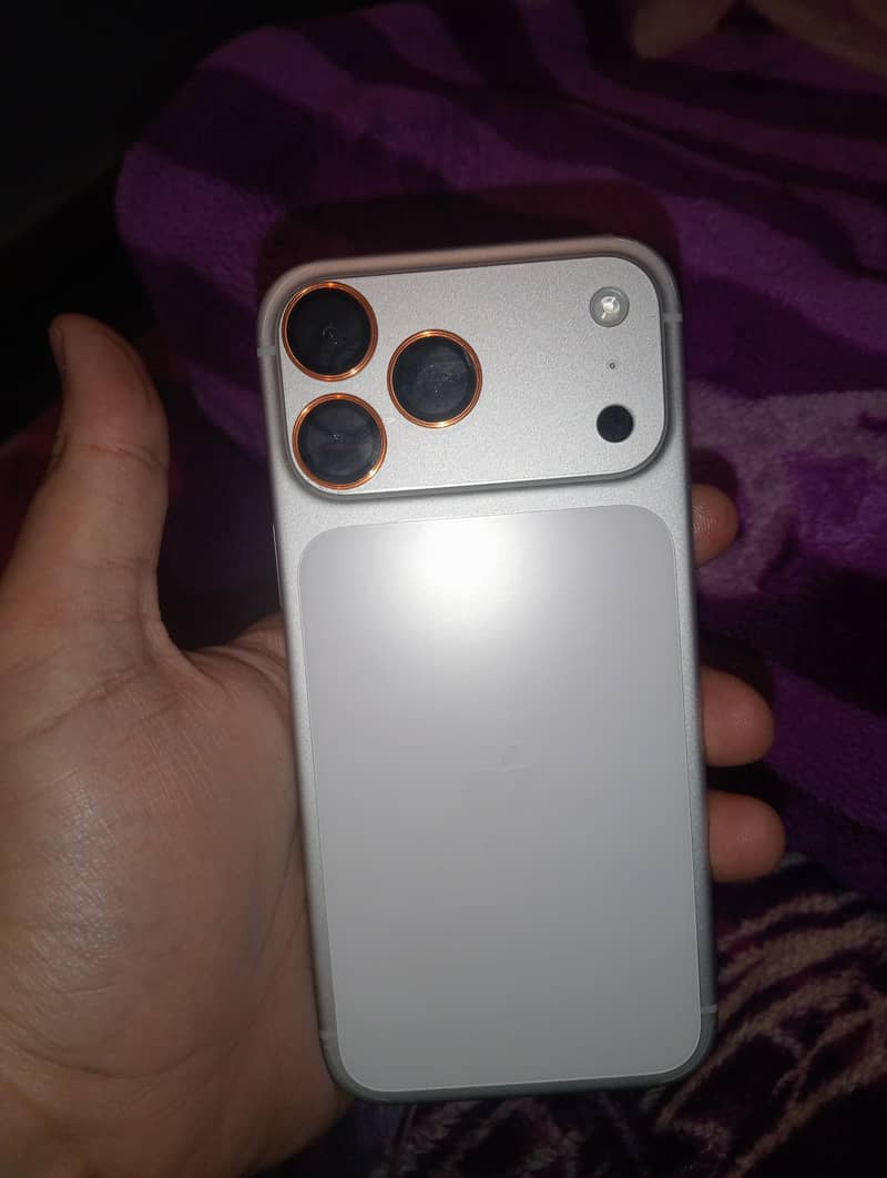 Apple iPhone 17 Pro Max 0