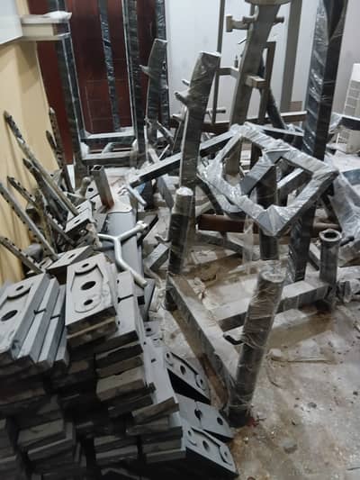 Gym Machineries For Slale