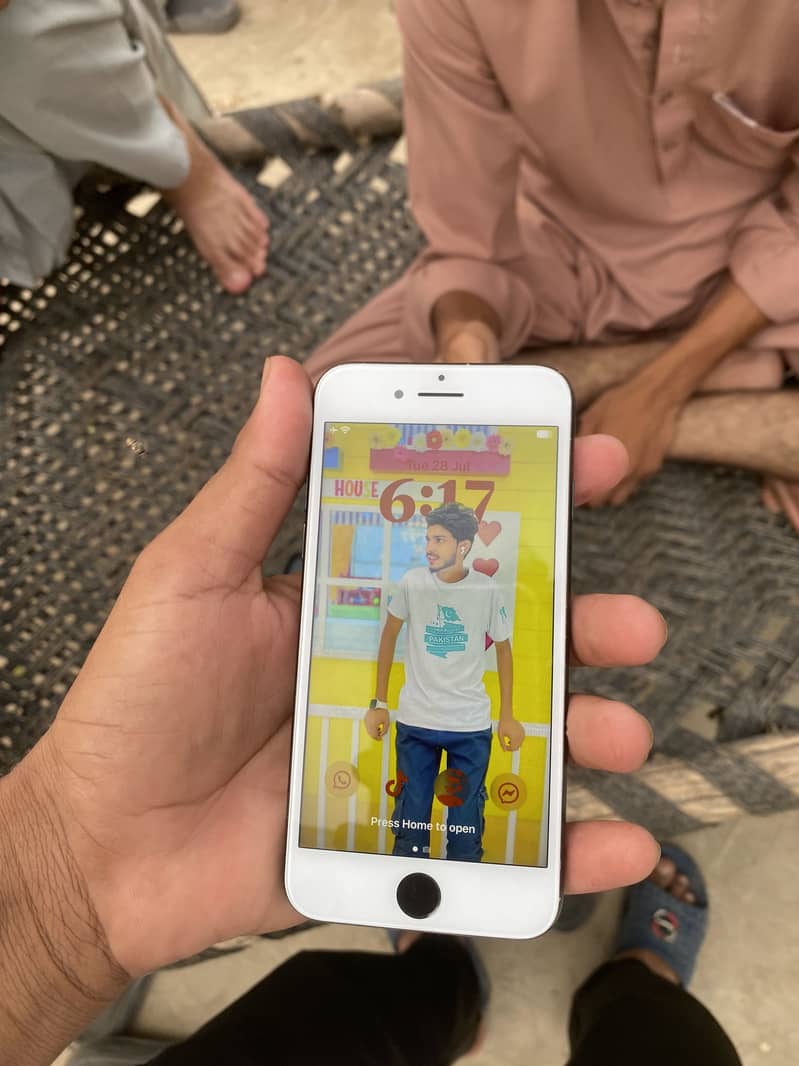Apple iPhone SE 6