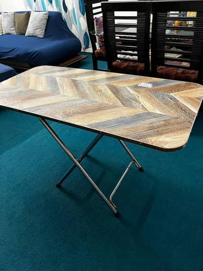 Foldable modern table (price can be negotiated)