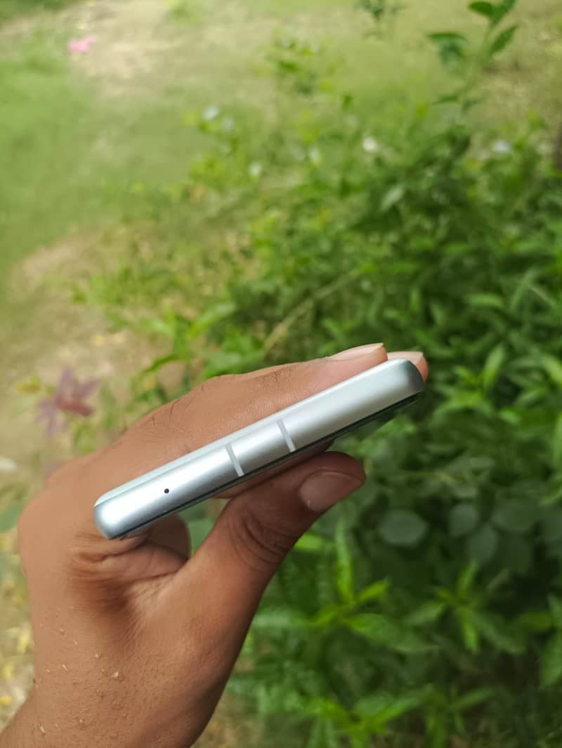 Google Pixel 7a 5