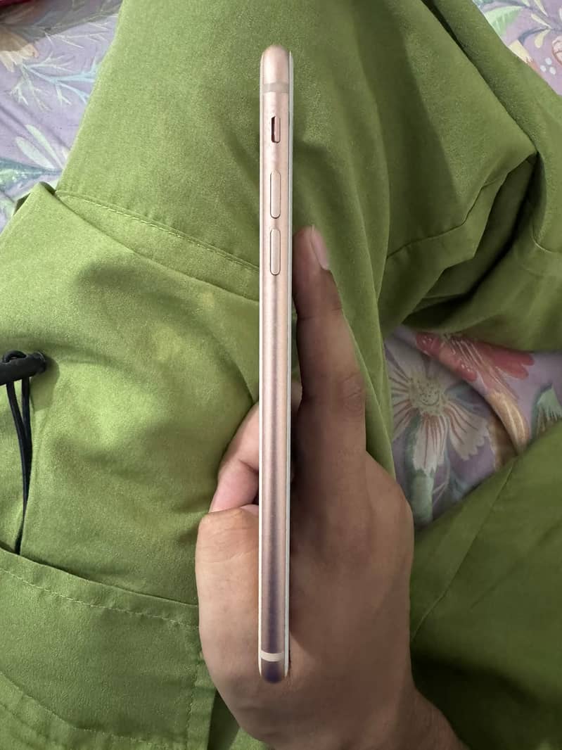 Apple iPhone 8 Plus 2