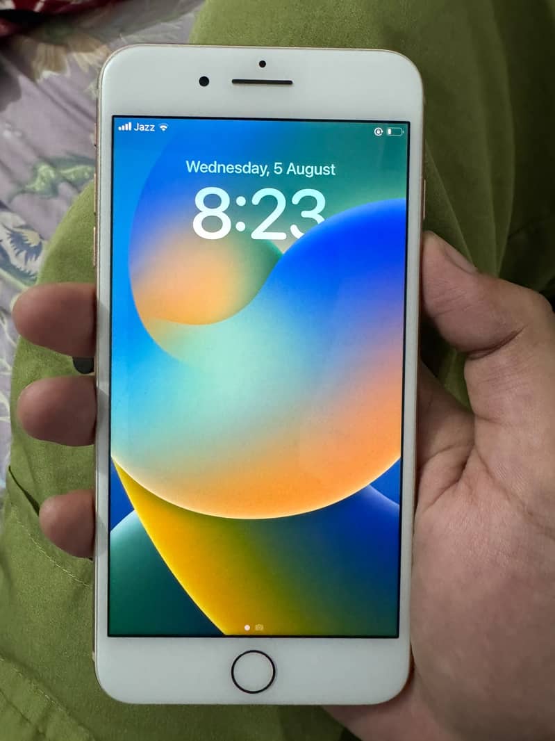 Apple iPhone 8 Plus 4