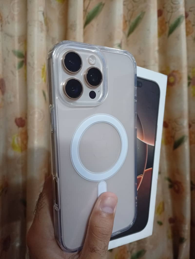 Apple iPhone 16 Pro Max 1