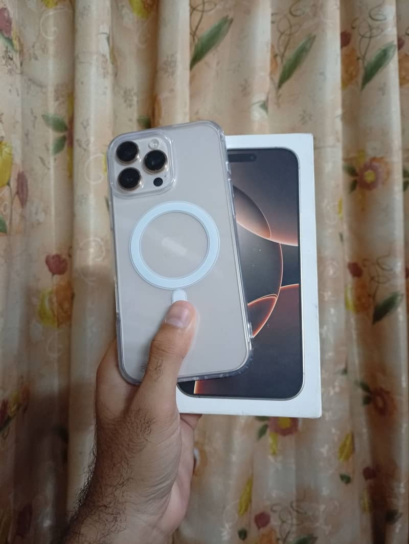Apple iPhone 16 Pro Max 3