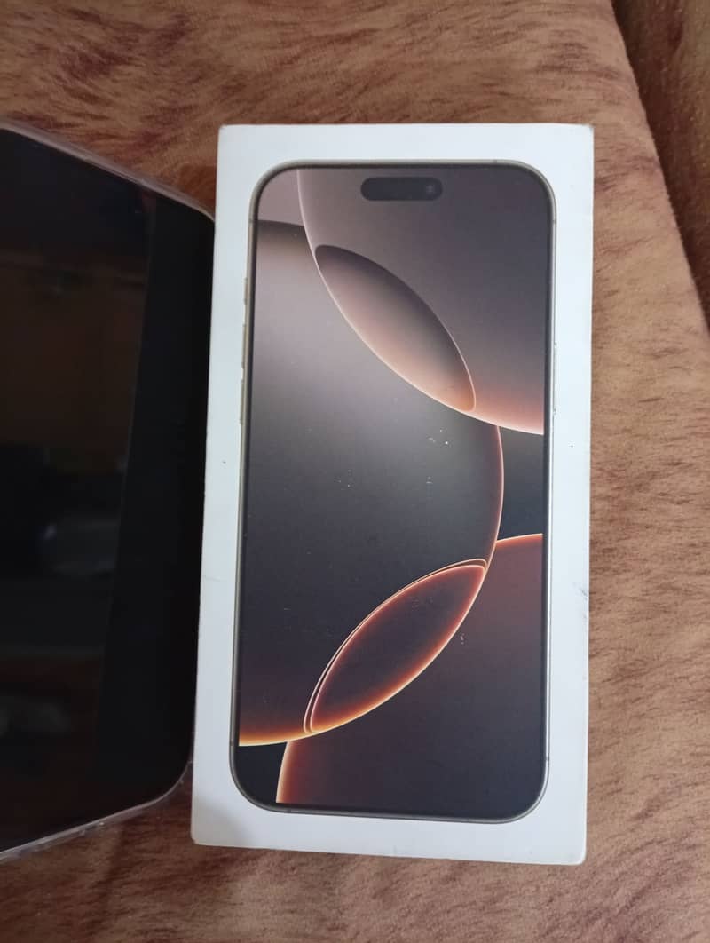 Apple iPhone 16 Pro Max 6