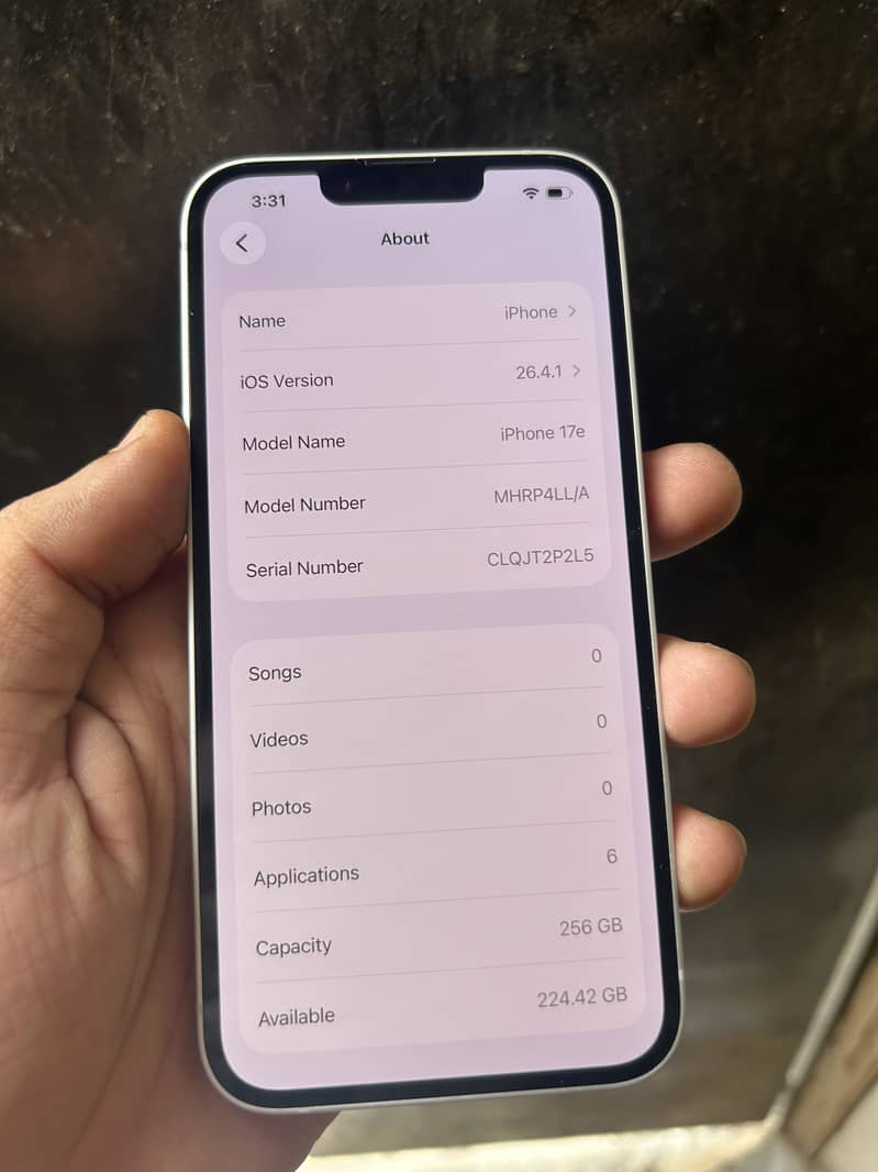 iPhone 17e (Read Ad) 8