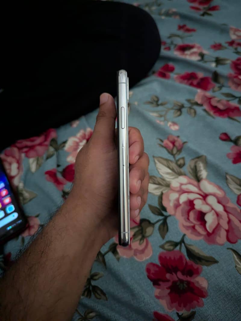 Apple iPhone X 2
