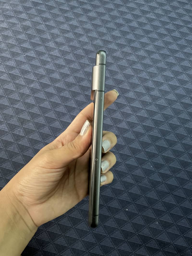 Google Pixel 7 4