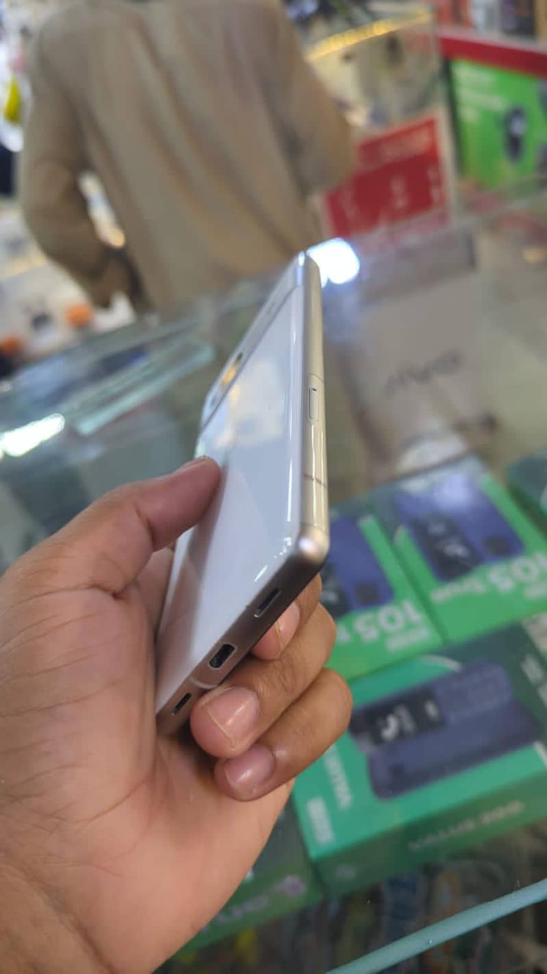 Google Pixel 7a 2