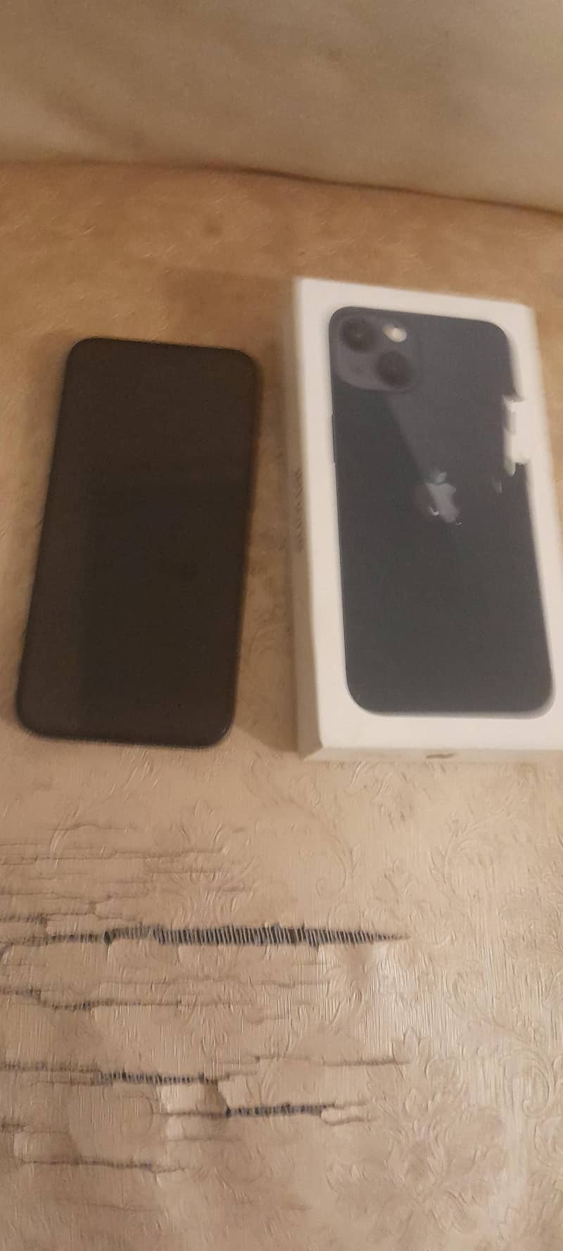 Apple iPhone 13 4