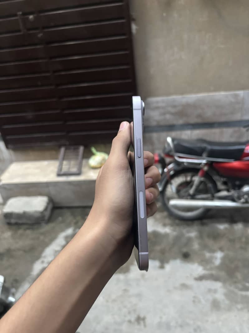 Apple iPhone 14 plus 4