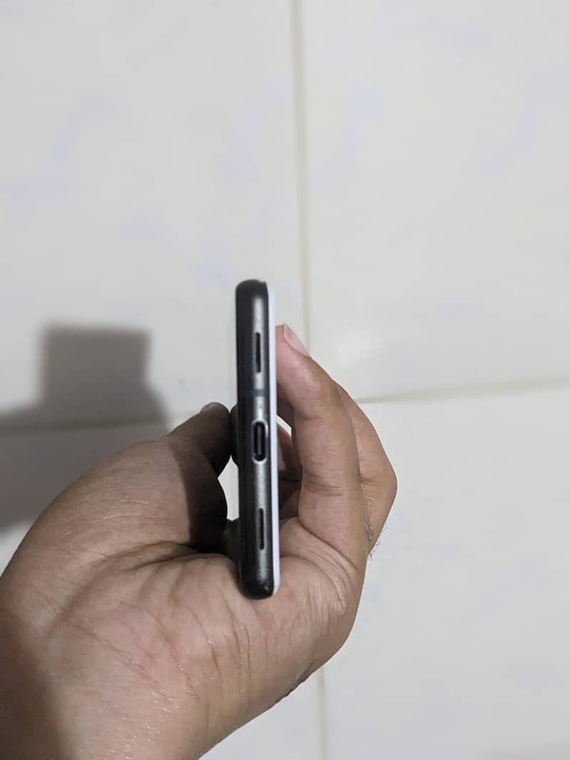 Google Pixel 6a 4