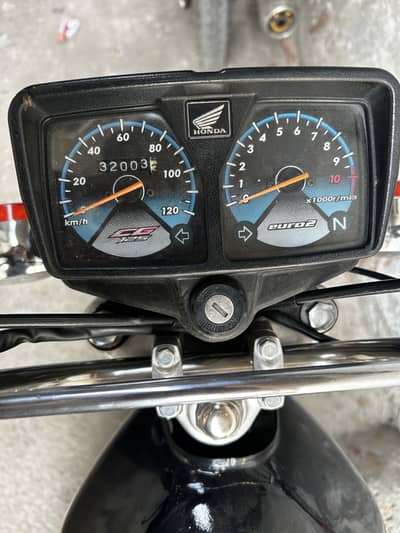 Black colour 125 (2021) model  03124428428 whatsapp number onle