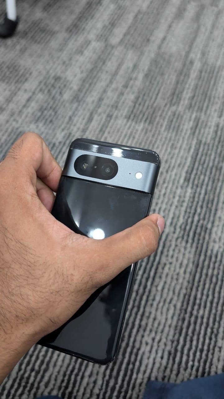 Google Pixel 8 4
