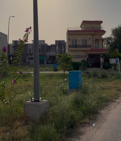 5 Marla lowest rate best located plot for sale in dha 9 town