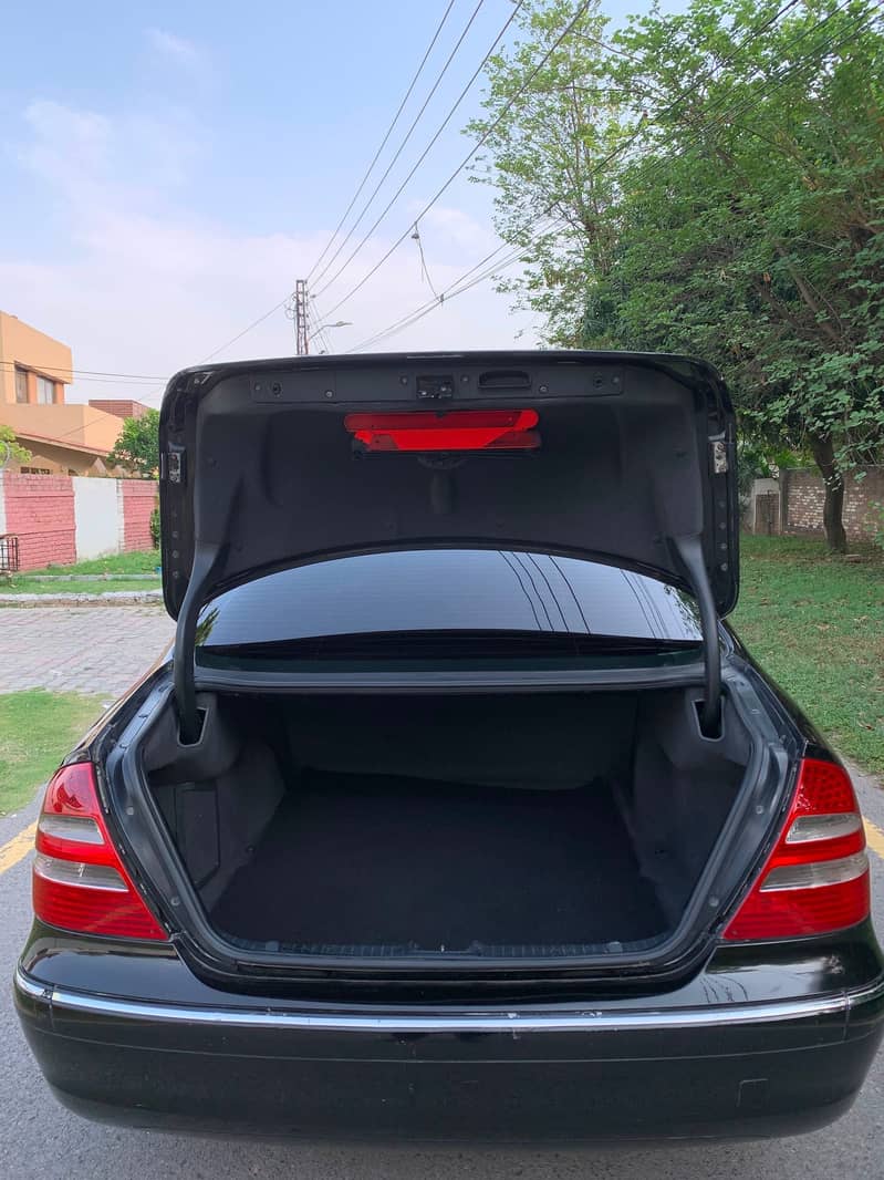 Mercedes E Class 2004 4