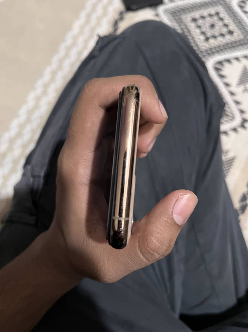 Apple iPhone 11 Pro 2