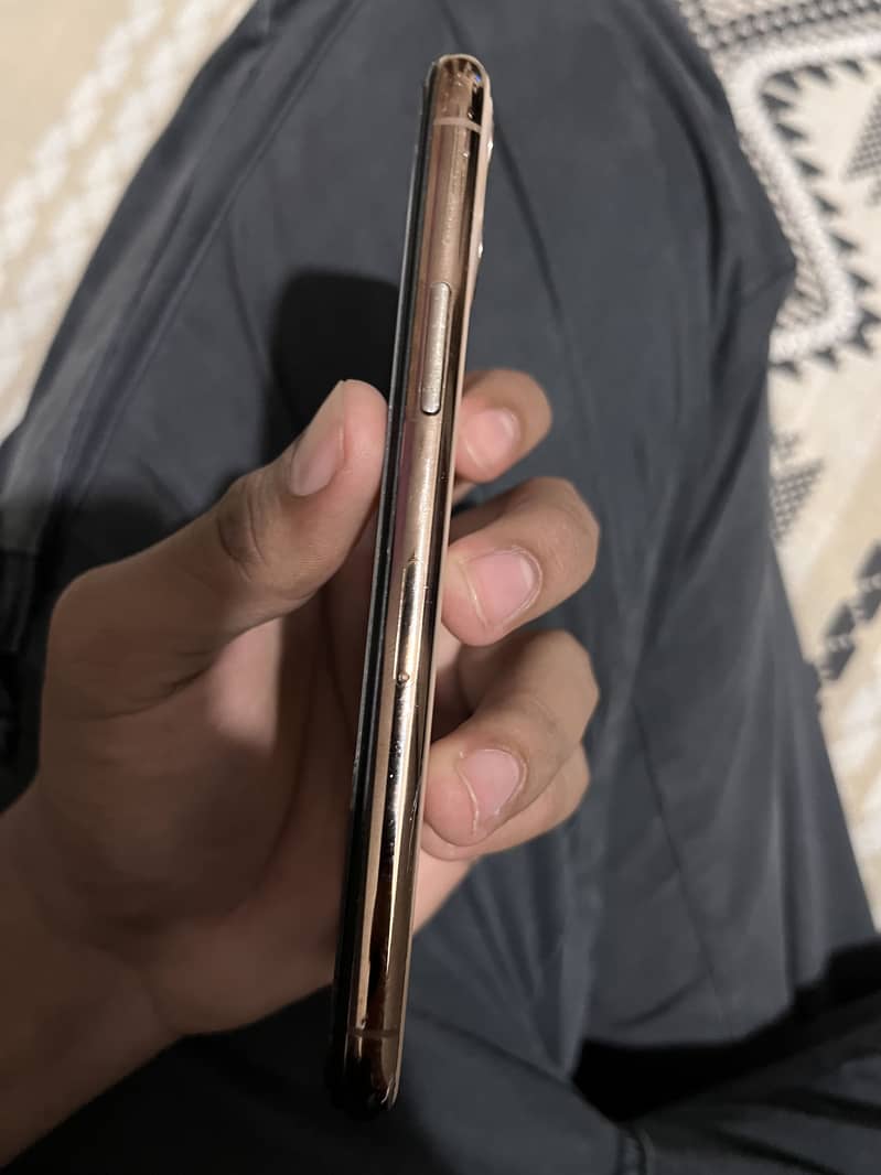 Apple iPhone 11 Pro 3