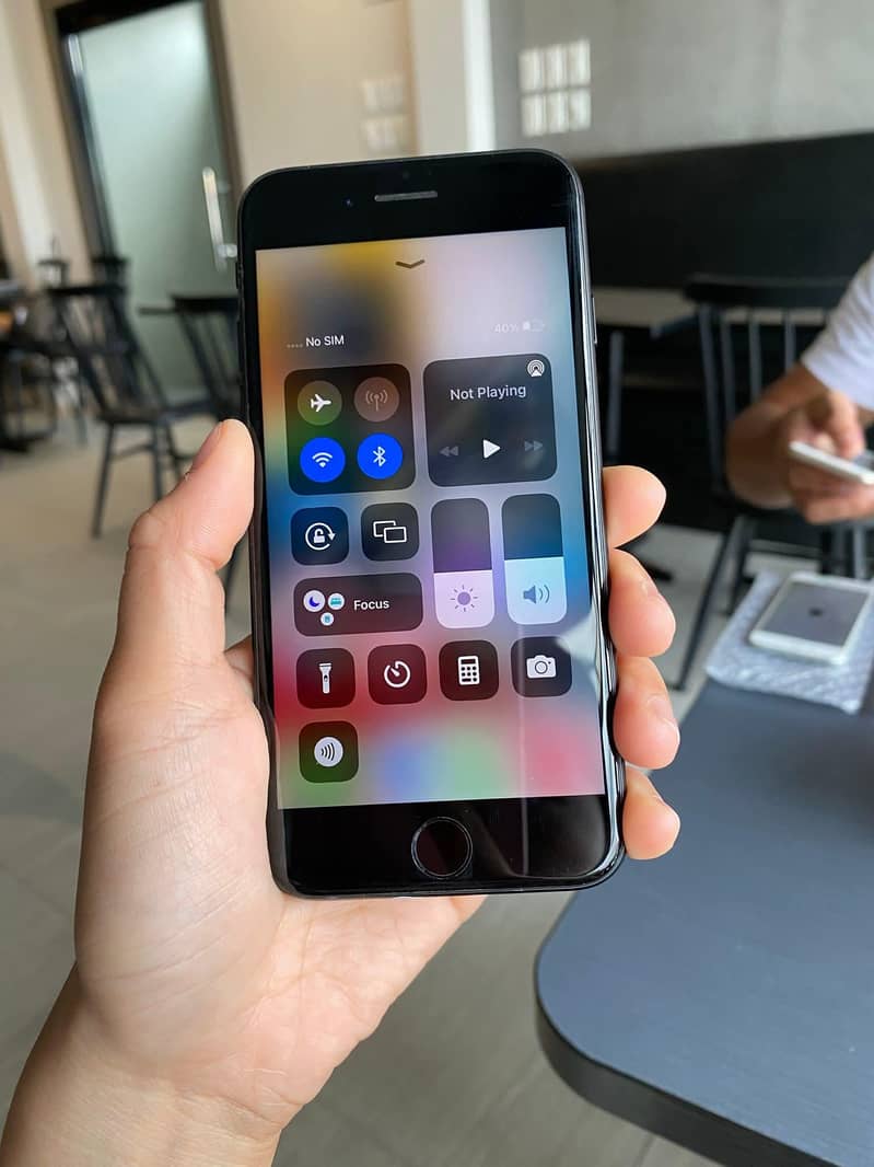Apple iPhone 7 1