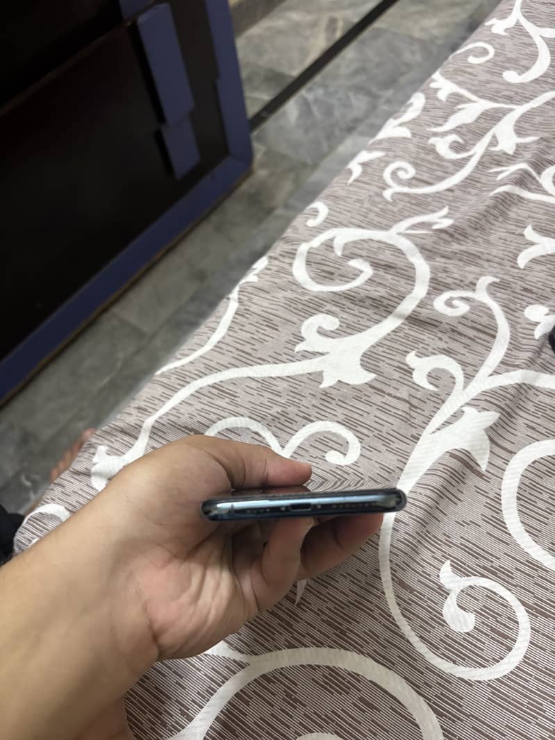 Apple iPhone 11 Pro Max 7