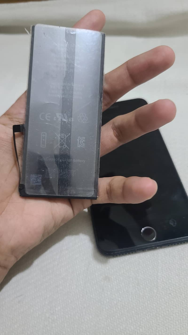 Apple iPhone 7 Plus 2