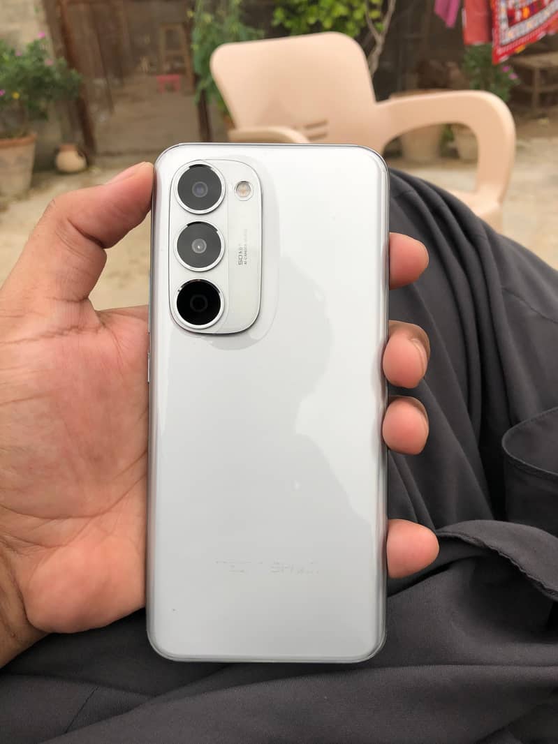 Tecno spark 40 pro plus 1