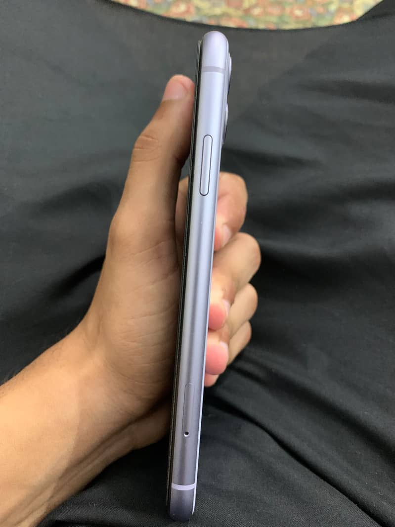 Apple iPhone 11 3