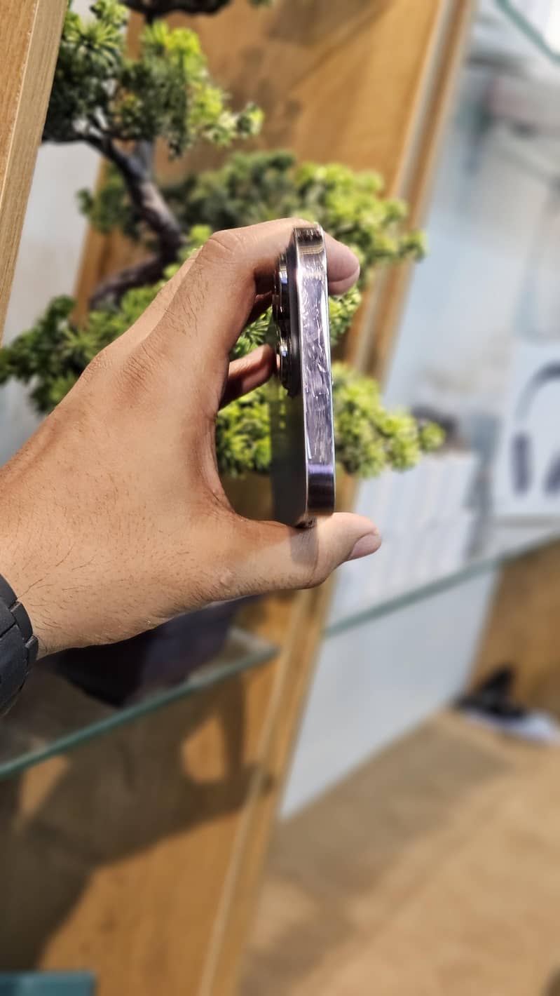 Apple iPhone 14 Pro Max 2