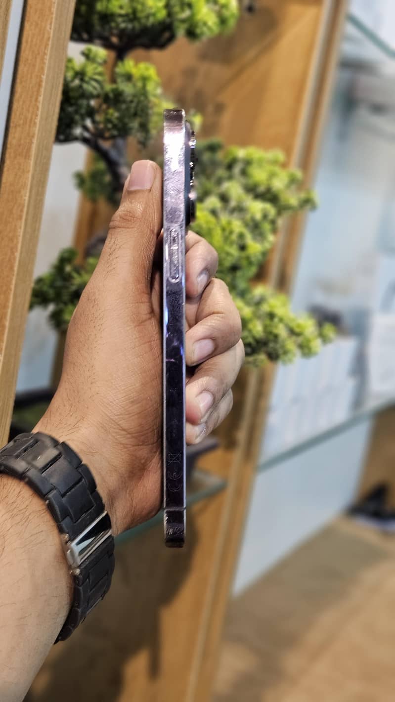 Apple iPhone 14 Pro Max 3