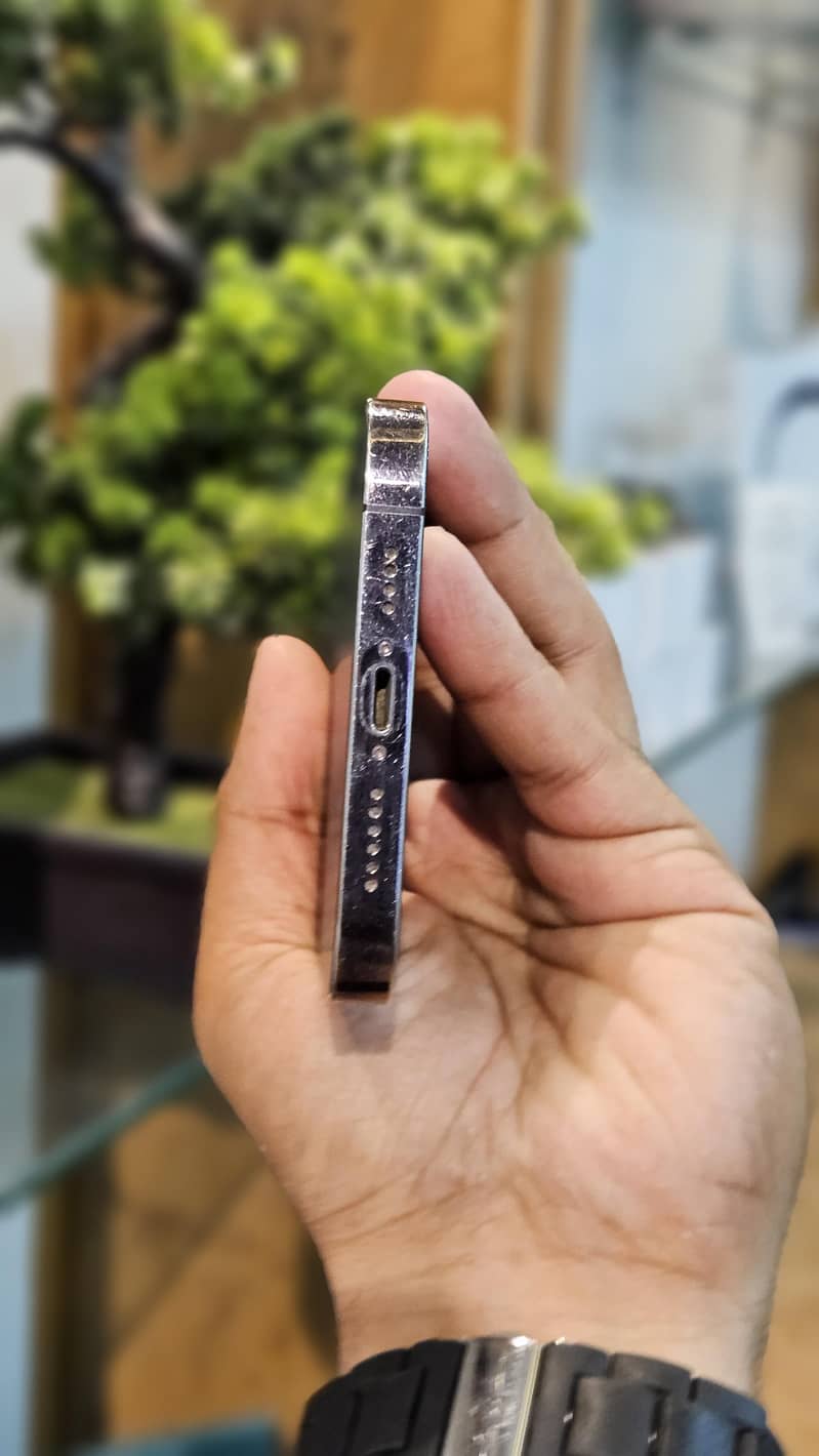 Apple iPhone 14 Pro Max 4