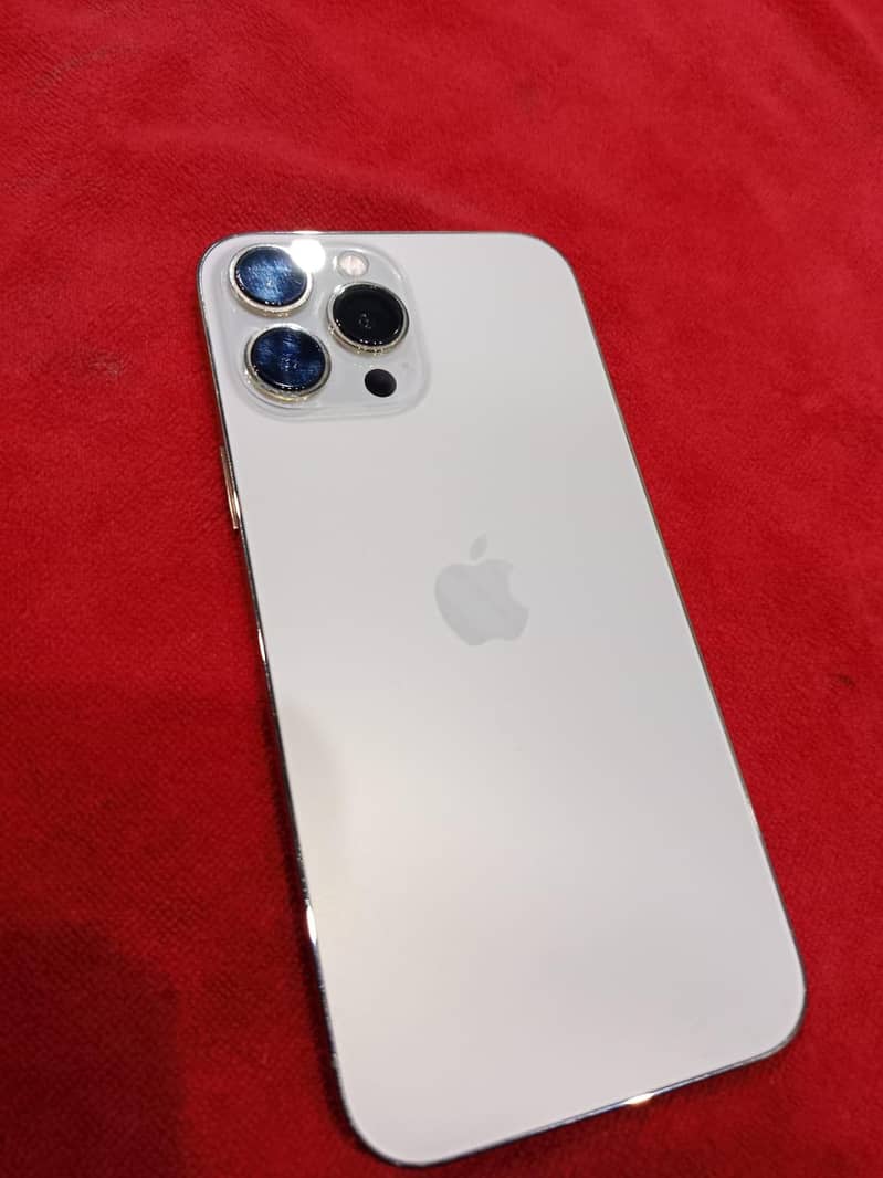 Apple iPhone 13 Pro Max 3
