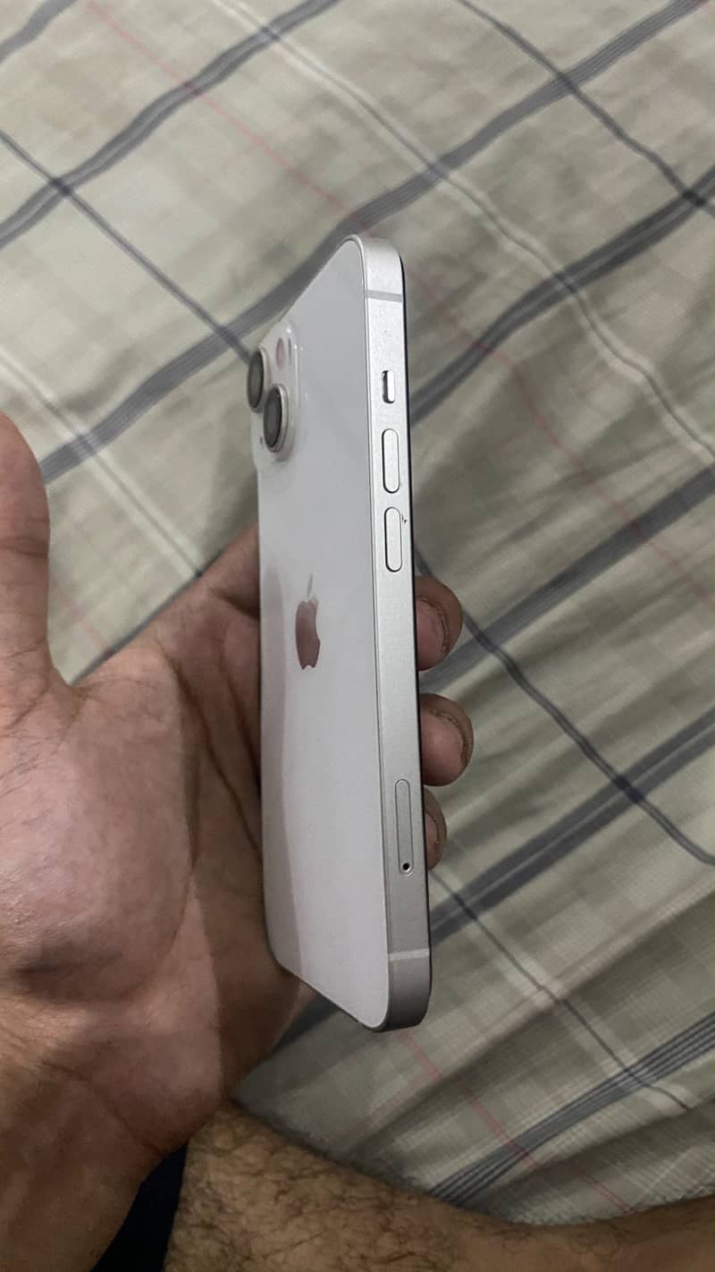 iPhone 14 3