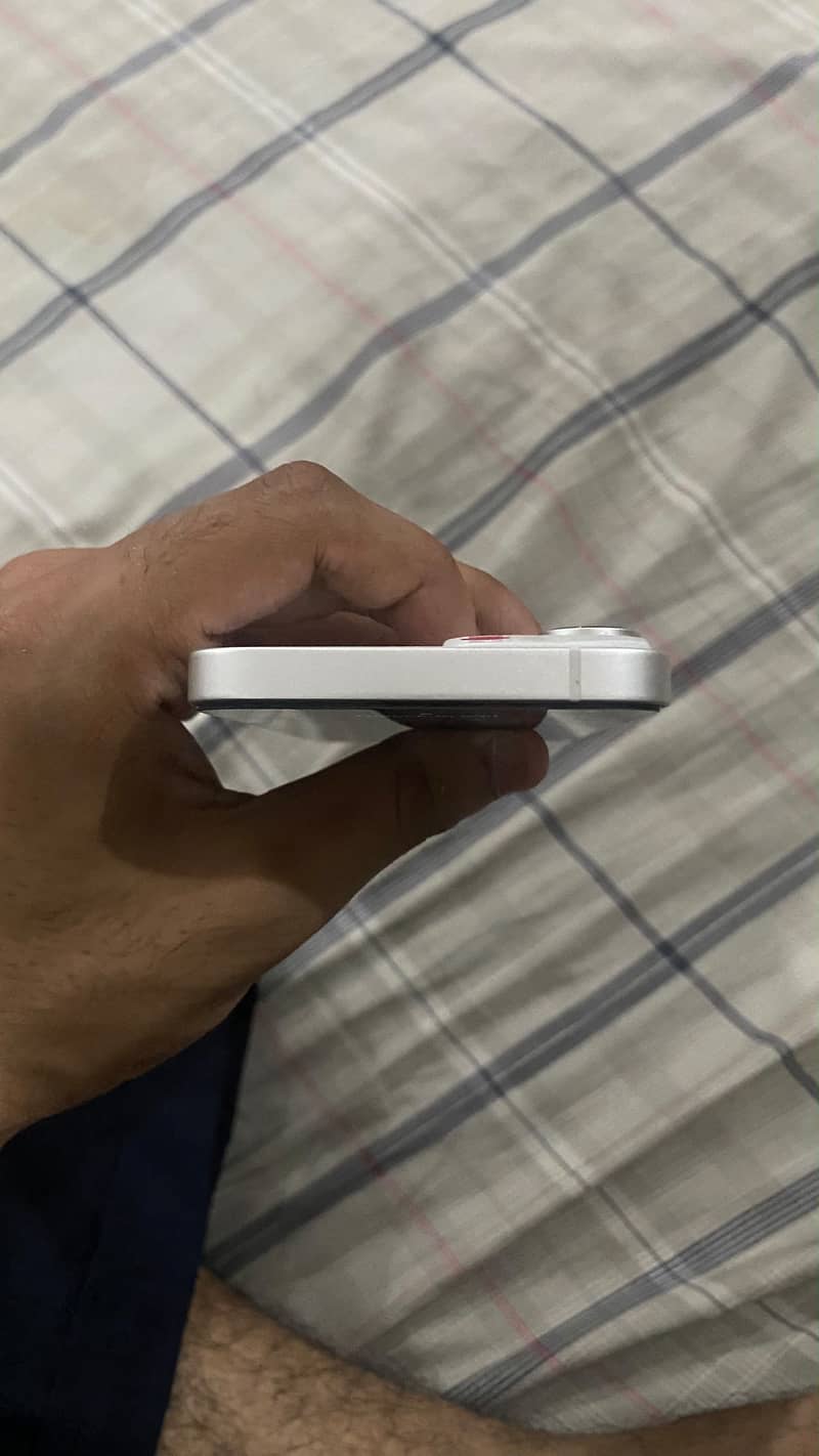 iPhone 14 4