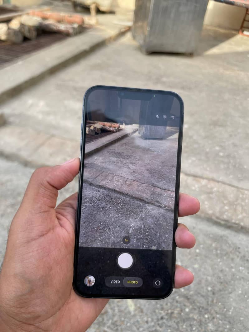 Apple iPhone 13 Pro Max 1