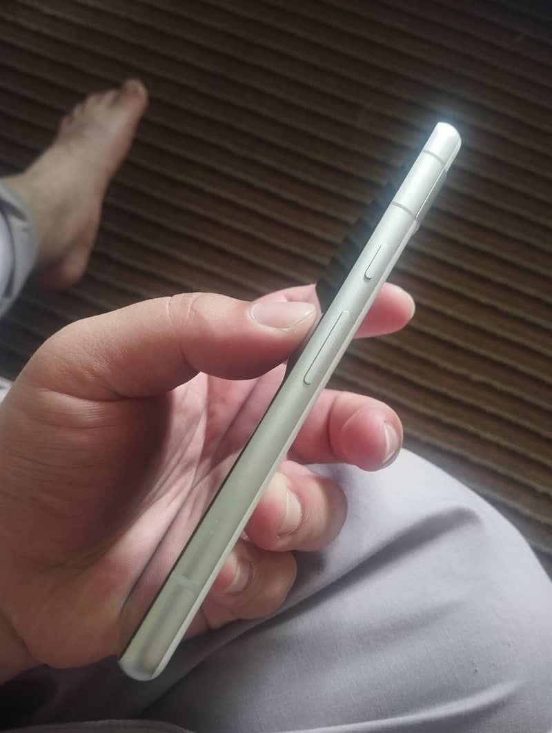 Google Pixel 7a 3