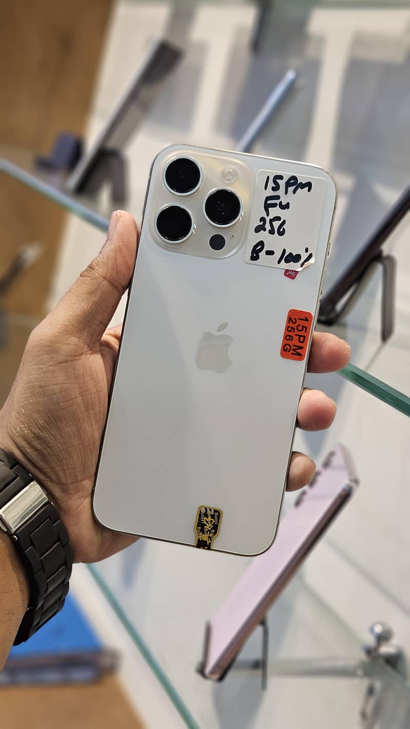 Apple iPhone 15 Pro Max 1