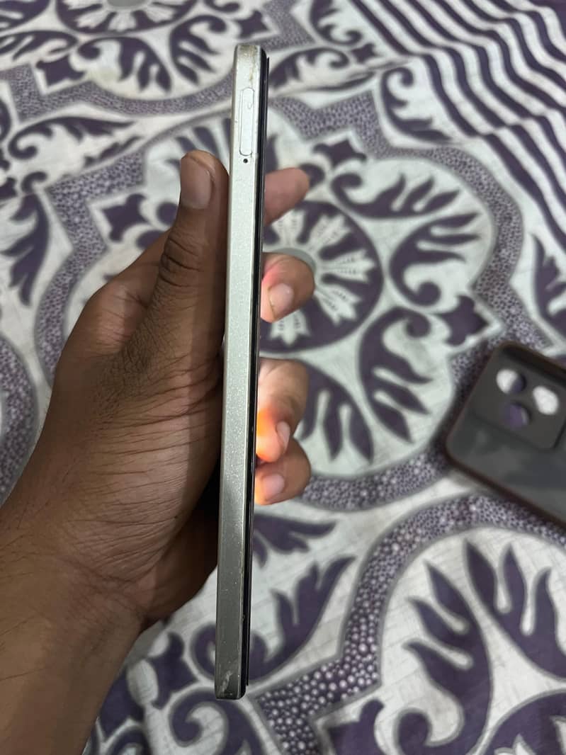 Realme C53 2