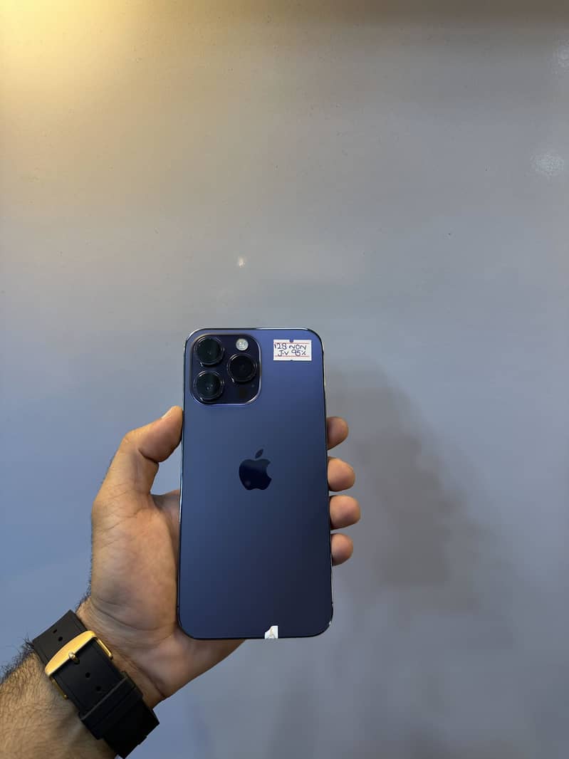Apple iPhone 14 Pro Max 4
