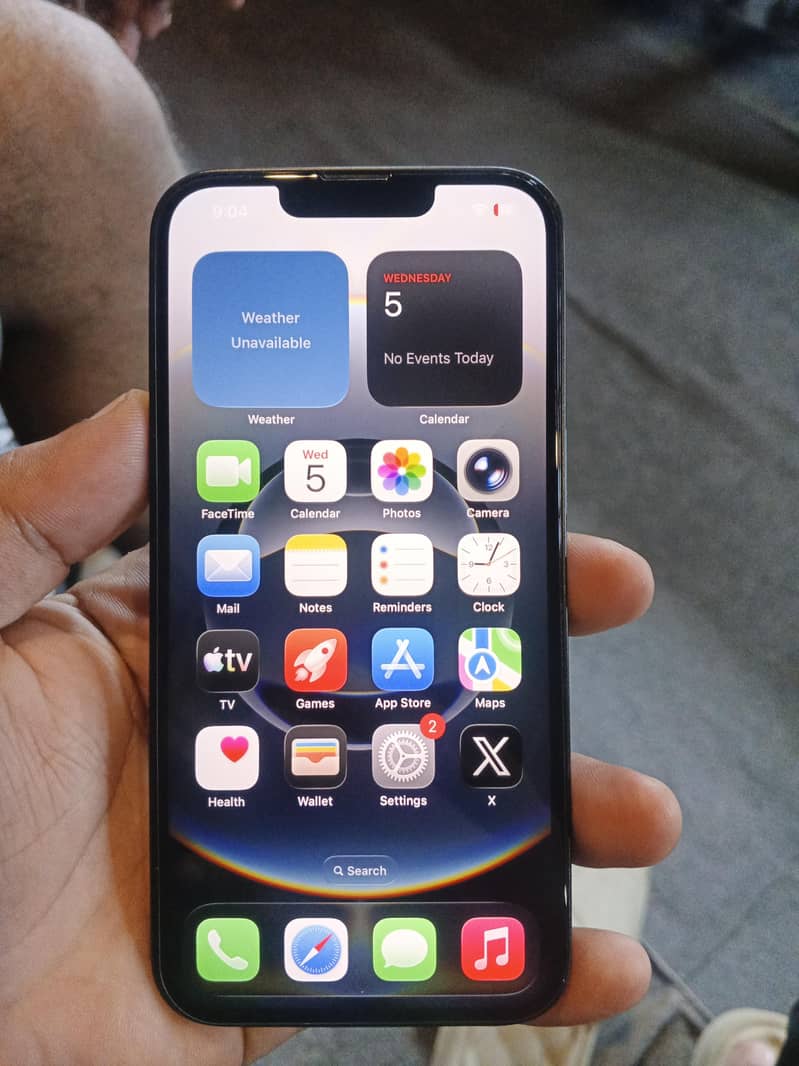 Apple iPhone 16e 1