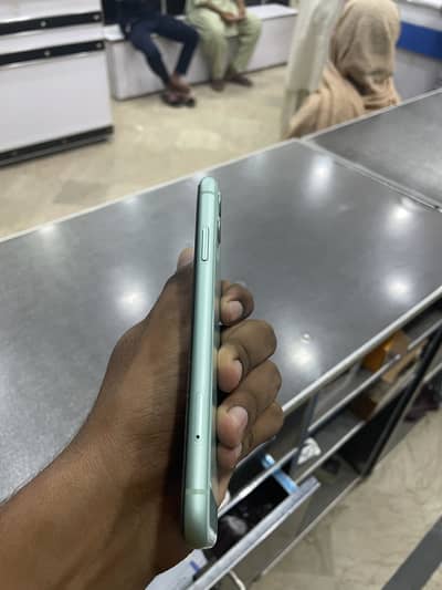 Apple iPhone 11