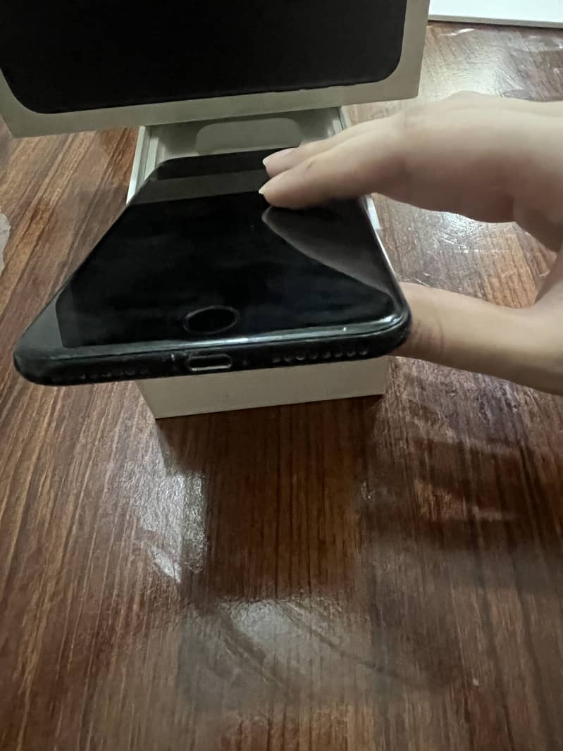 Apple iPhone 7 Plus 3