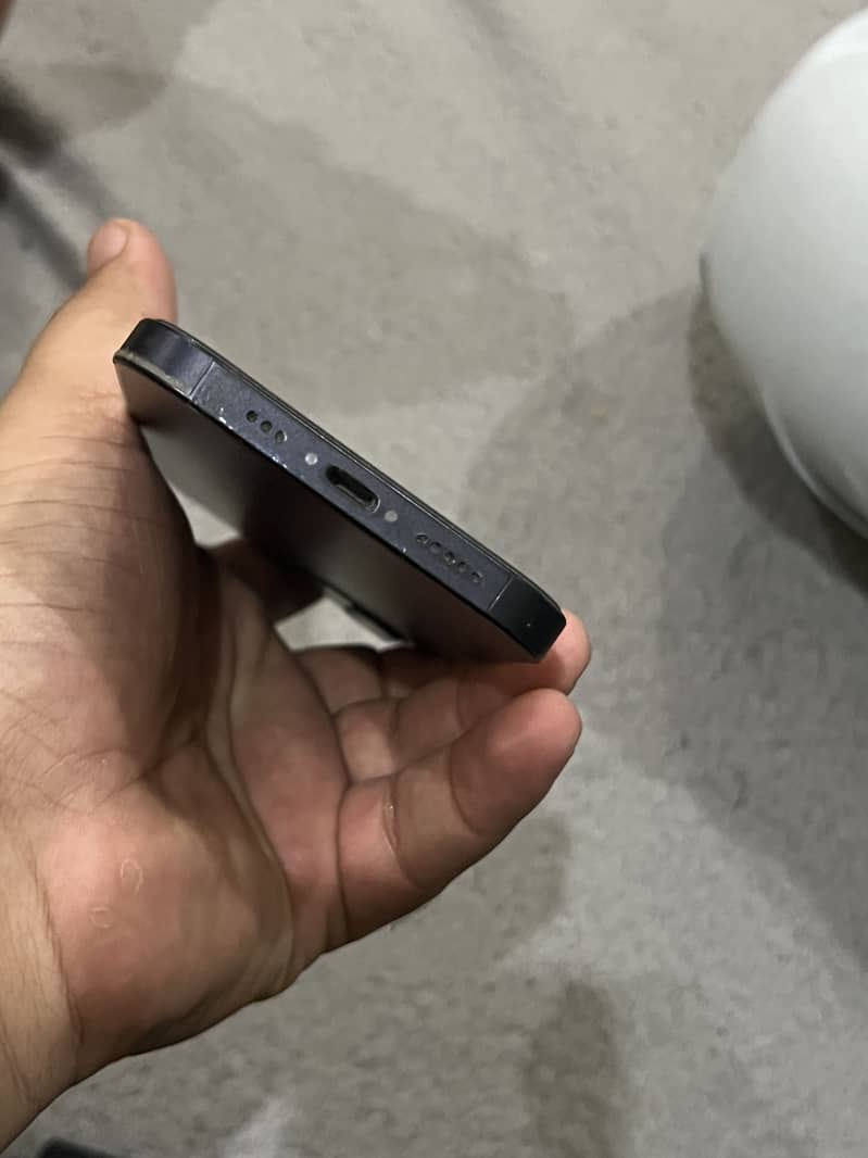 Apple iPhone 12 1