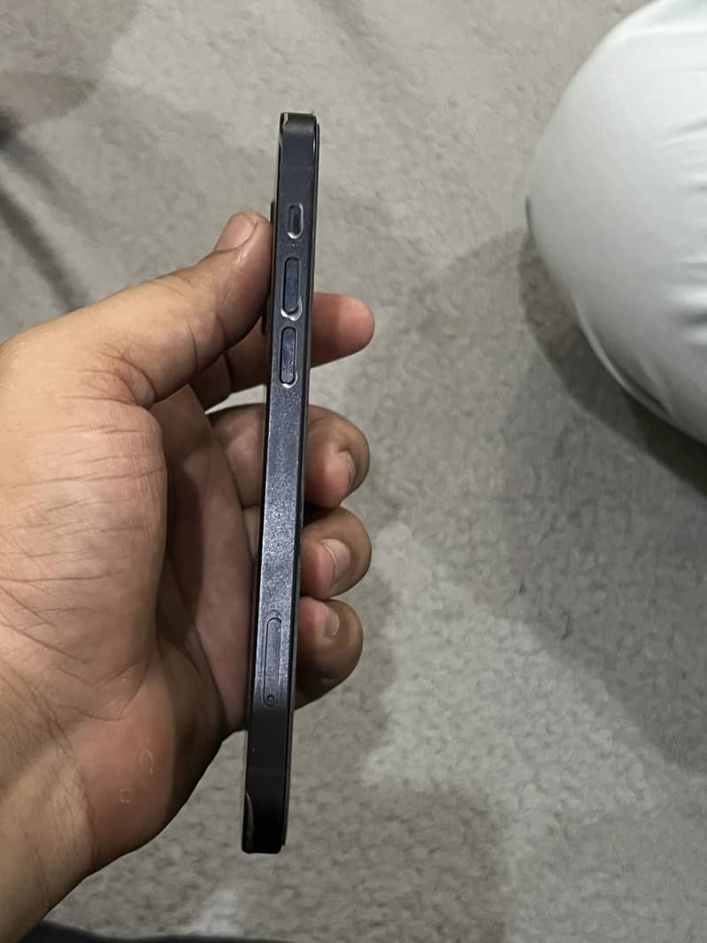 Apple iPhone 12 5