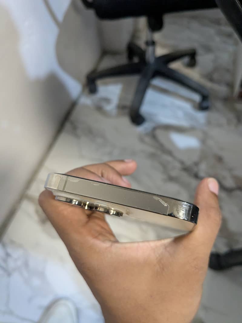 Apple iPhone 14 Pro Max 2
