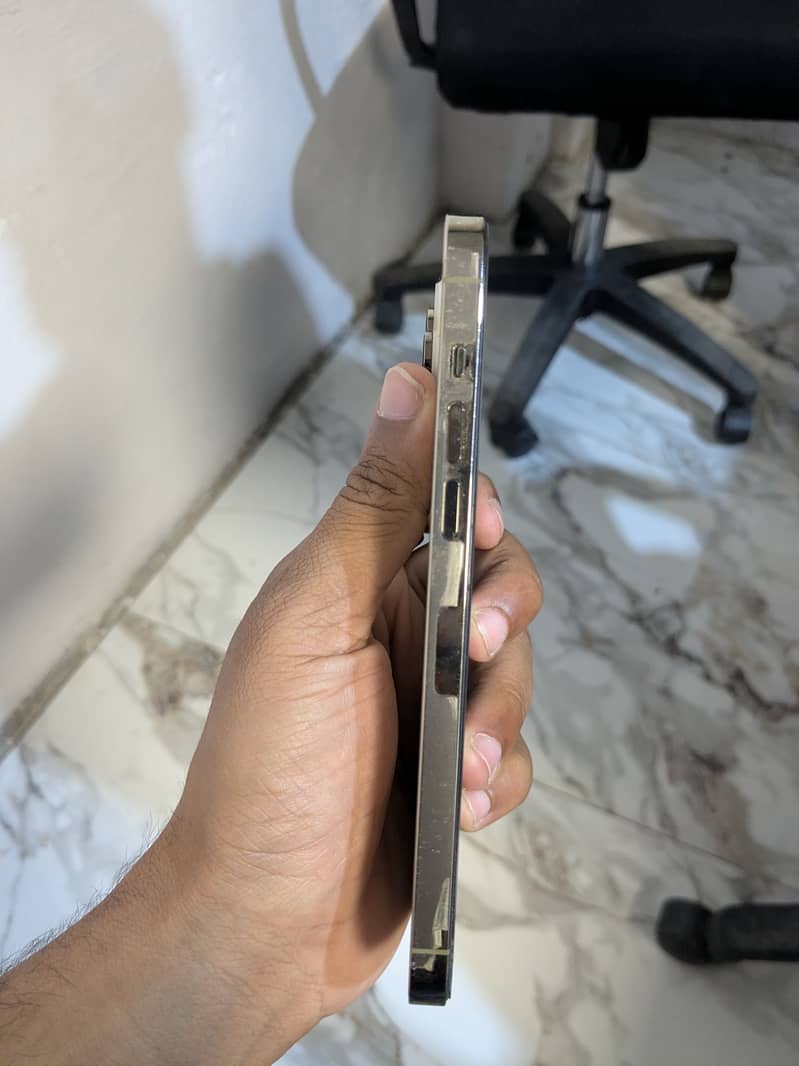 Apple iPhone 14 Pro Max 3